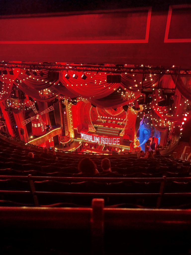 Moulin Rouge.